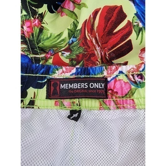 Members Only Tropical Parrot Swim Trunks size Medium Beach Pool Vacation Resort - Picture 3 of 6